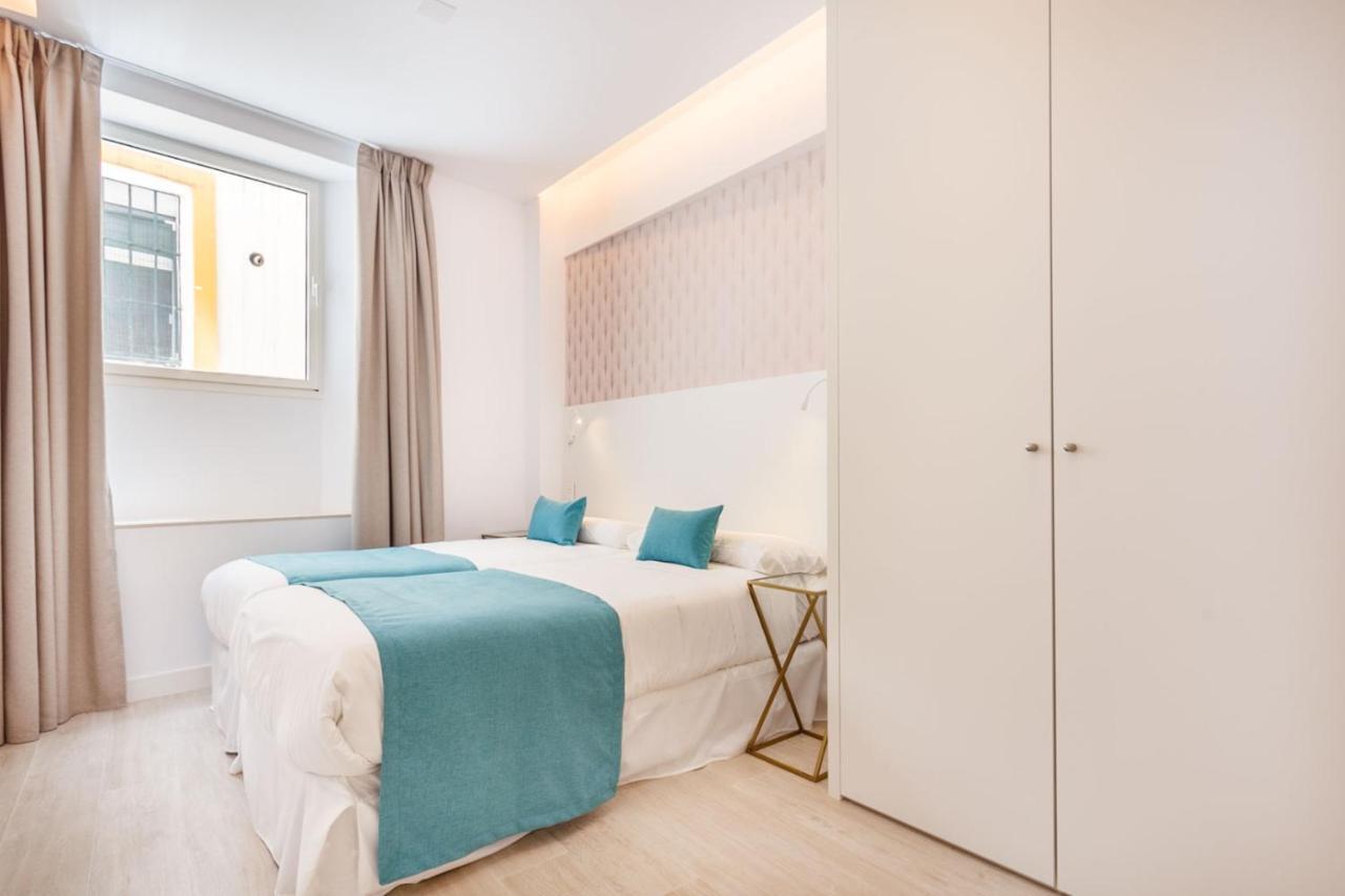 Espectacular Casa De 6 Dormitorios, 7 Banos Y 2 Terrazas Vakantiehuis Sevilla