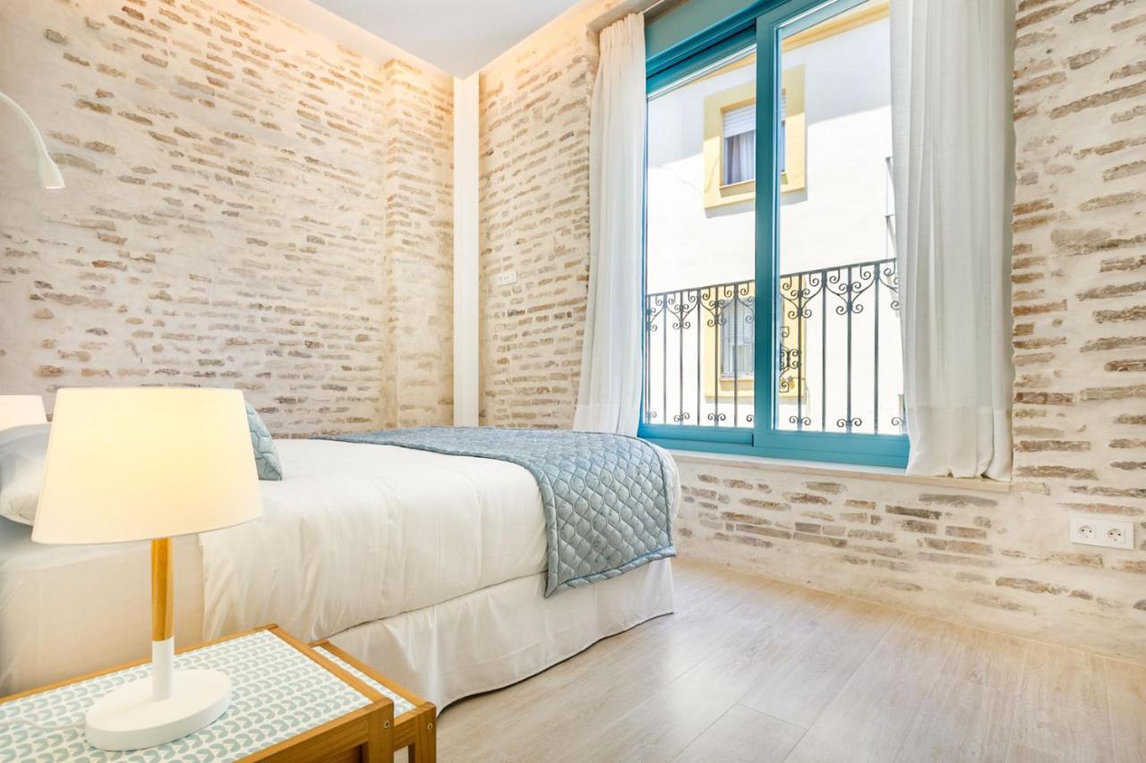 Espectacular Casa De 6 Dormitorios, 7 Banos Y 2 Terrazas Vakantiehuis Sevilla