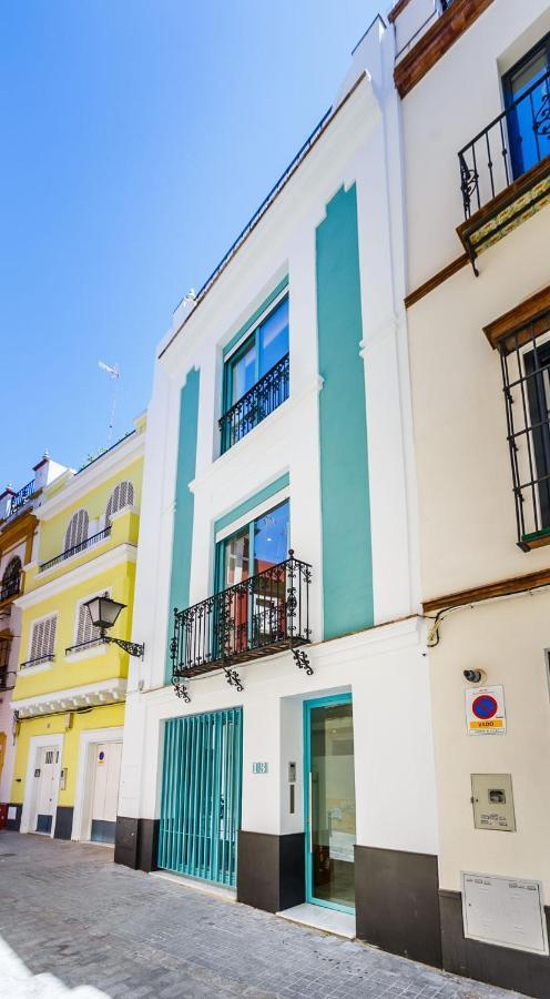 Espectacular Casa De 6 Dormitorios, 7 Banos Y 2 Terrazas * Sevilla