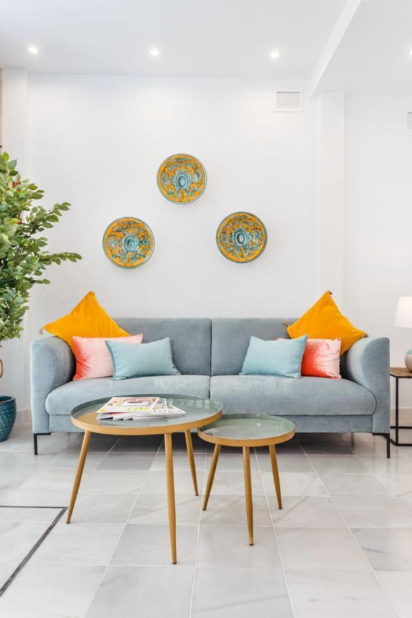 Espectacular Casa De 6 Dormitorios, 7 Banos Y 2 Terrazas Vakantiehuis Sevilla